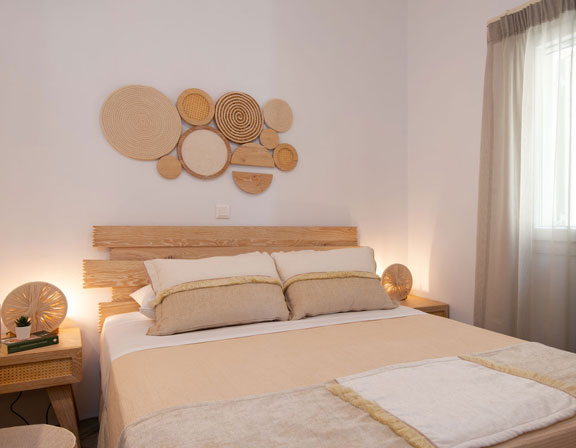 Κυρίως υπνοδωμάτιο με διπλό κρεβάτι