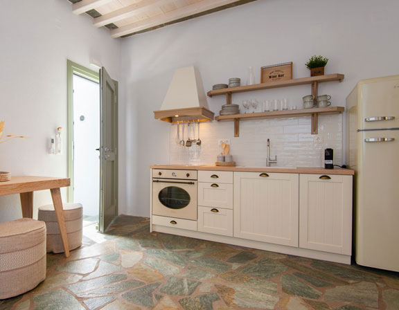 Μοντέρνα κουζίνα στα δίχωρα διαμερίσματα