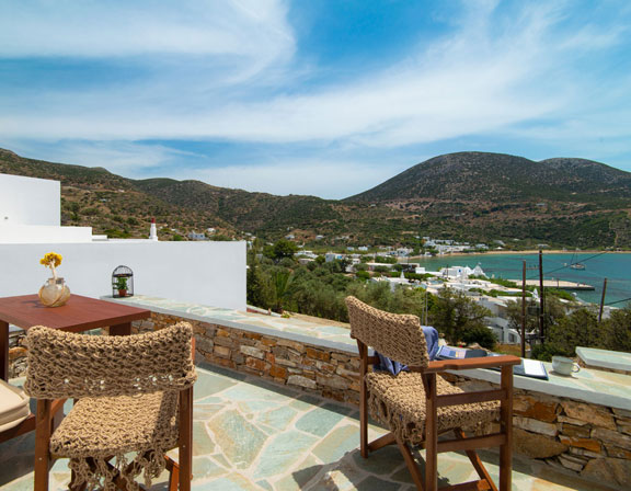 Θέα στη θάλασσα από το Thymari villas στη Σίφνο