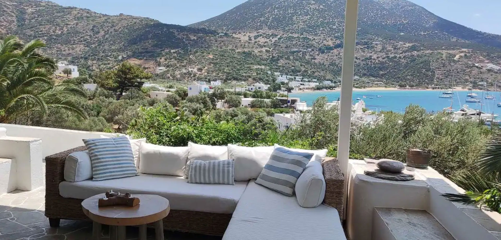 Βεράντα με θέα στη θάλασσα